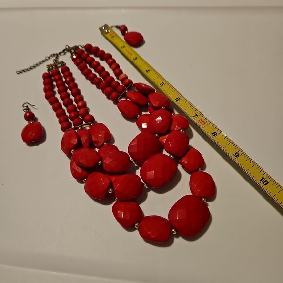 Red Necklace and Earrings Set see measurements - Picture 4 of 5
